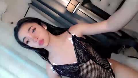 Snapshot of call_me_nina chatting on June 3, 1:30 am call_me_nina online show from June 3, 1:30 am