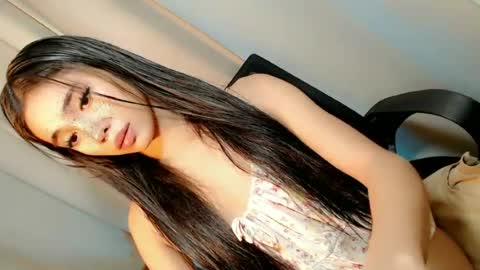 Snapshot of call_me_nina chatting on June 13, 10:46 am call_me_nina online show from June 13, 10:46 am