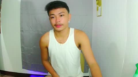 Snapshot of callmebabyceejay_ chatting on May 19, 11:38 am Ceejay online show from May 19, 11:38 am