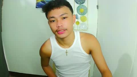 Snapshot of callmebabyceejay_ chatting on May 21, 11:06 am Ceejay online show from May 21, 11:06 am