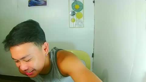 Snapshot of callmebabyceejay_ chatting on May 29, 10:46 am Ceejay online show from May 29, 10:46 am