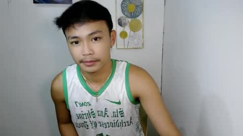 Snapshot of callmebabyceejay_ chatting on June 4, 2:01 pm Ceejay online show from June 4, 2:01 pm
