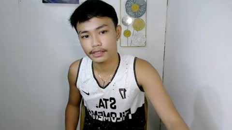 Snapshot of callmebabyceejay_ chatting on June 5, 4:13 pm Ceejay online show from June 5, 4:13 pm