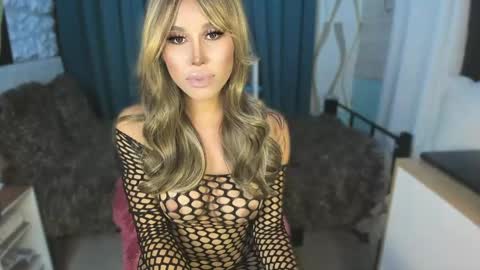 Snapshot of callmebythename_daisy chatting on April 28, 8:47 pm A STINGY MAN IS A SIGN OF UNWELLINGNESS. online show from April 28, 8:47 pm