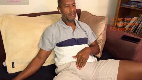 My name is Robert  Dont be shysay hi I love to chat. For requests or dirty talk please use tips  online show from March 31, 5:30 am