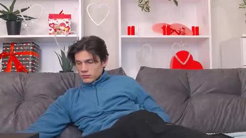 Calvin online show from February 10, 7:38 pm