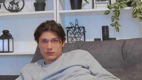 Calvin online show from February 27, 1:59 am