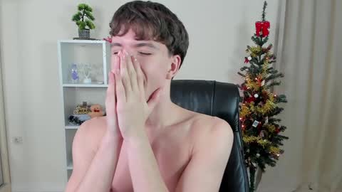 Hey I am Calvin  online show from January 3, 10:08 pm