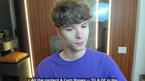 Snapshot of calvin_loves_you chatting on April 19, 5:23 pm Hey I am Calvin online show from April 19, 5:23 pm