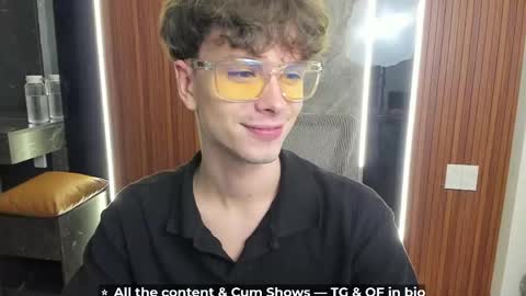 Snapshot of calvin_loves_you chatting on April 26, 5:10 pm Hey I am Calvin online show from April 26, 5:10 pm