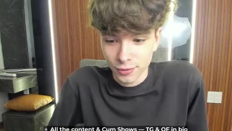 Snapshot of calvin_loves_you chatting on April 29, 5:17 pm Hey I am Calvin online show from April 29, 5:17 pm