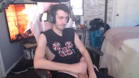 Snapshot of calvin_tanner chatting on December 11, 8:28 pm calvin_tanner online show from December 11, 8:28 pm