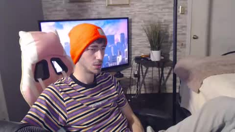 Snapshot of calvin_tanner chatting on December 27, 4:04 am calvin_tanner online show from December 27, 4:04 am