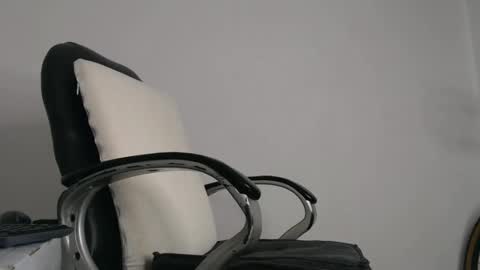 Snapshot of calvinhotlatino chatting on December 14, 11:23 pm calvinhotlatino online show from December 14, 11:23 pm