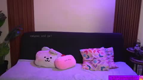 Snapshot of calypso_and_ge1 chatting on July 17, 6:57 pm Calypso and Kayla online show from July 17, 6:57 pm