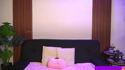 Snapshot of calypso_and_ge1 chatting on August 4, 5:59 pm Calypso and Kayla online show from August 4, 5:59 pm