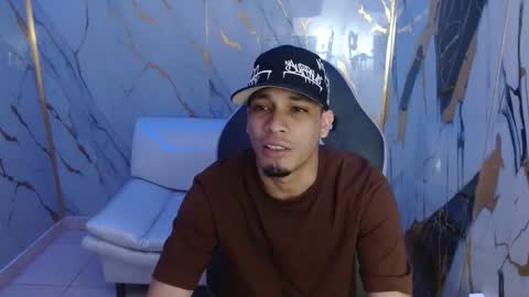 Snapshot of cam_xman chatting on April 21, 12:33 pm cam_xman online show from April 21, 12:33 pm