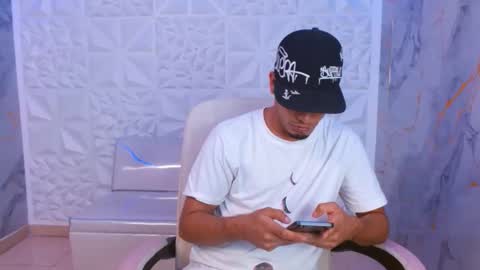 Snapshot of cam_xman chatting on April 23, 5:15 pm cam_xman online show from April 23, 5:15 pm