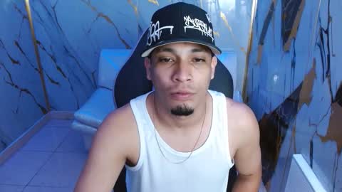 Snapshot of cam_xman chatting on April 24, 5:21 am cam_xman online show from April 24, 5:21 am