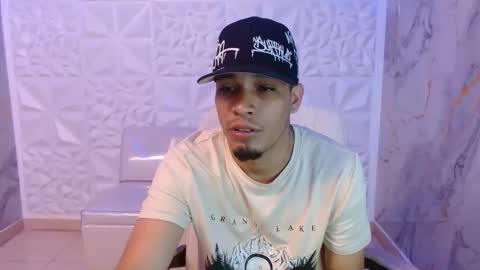Snapshot of cam_xman chatting on April 28, 2:33 pm cam_xman online show from April 28, 2:33 pm