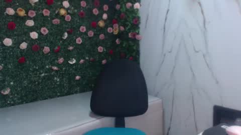 Snapshot of cam_xman chatting on May 1, 1:21 am cam_xman online show from May 1, 1:21 am