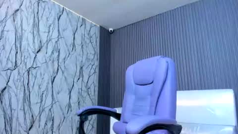 Snapshot of cam_xman chatting on June 21, 12:52 pm cam_xman online show from June 21, 12:52 pm