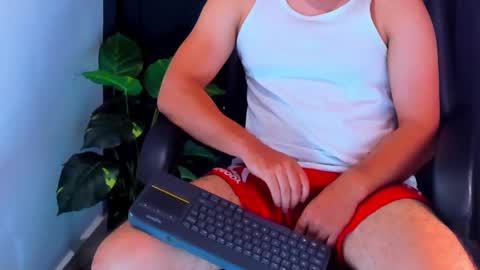 camara110 online show from December 6, 1:29 am
