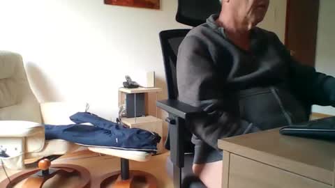 camcologne online show from November 25, 10:04 am