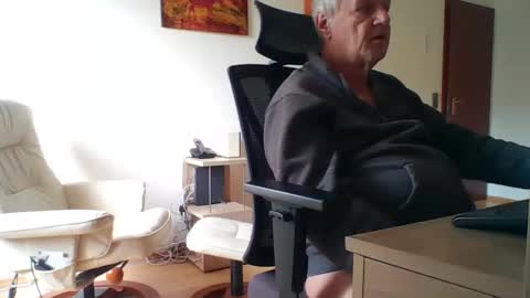 camcologne online show from December 5, 10:57 am