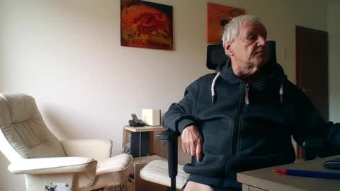 camcologne online show from March 31, 8:48 am