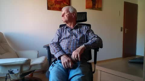 camcologne online show from April 8, 7:30 am