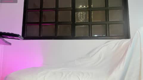  Cameron Cutee  online show from October 4, 11:30 am