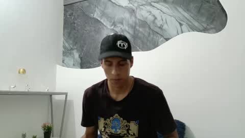 Snapshot of cameronsilverman chatting on May 21, 7:21 pm cameronsilverman online show from May 21, 7:21 pm