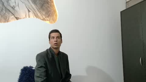 Snapshot of cameronsilverman chatting on June 10, 9:14 pm cameronsilverman online show from June 10, 9:14 pm