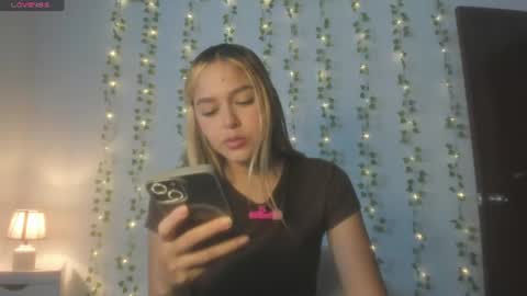 Snapshot of cami_hunter chatting on July 21, 12:57 am online show from July 21, 12:57 am