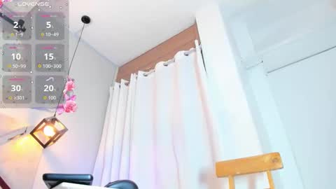 cami_rouxx online show from October 21, 2:07 pm
