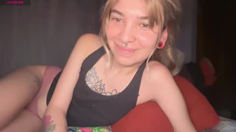 Snapshot of camii19y chatting on February 26, 9:14 pm camii19y online show from February 26, 9:14 pm