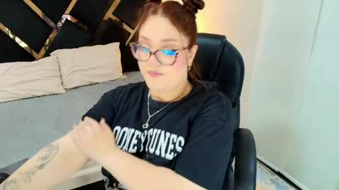 Snapshot of camiila_osorio chatting on May 17, 12:08 am Camila Osorio online show from May 17, 12:08 am