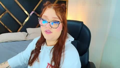 Snapshot of camiila_osorio chatting on May 20, 7:31 pm Camila Osorio online show from May 20, 7:31 pm