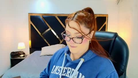 Snapshot of camiila_osorio chatting on June 8, 6:30 pm Camila Osorio online show from June 8, 6:30 pm
