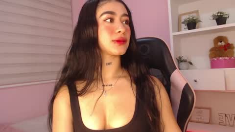 Snapshot of camiilaatorres chatting on May 11, 7:33 pm camila online show from May 11, 7:33 pm