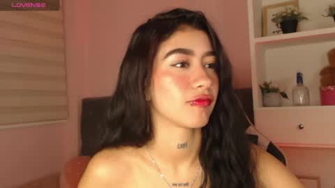 Snapshot of camiilaatorres chatting on May 16, 12:40 am camila online show from May 16, 12:40 am