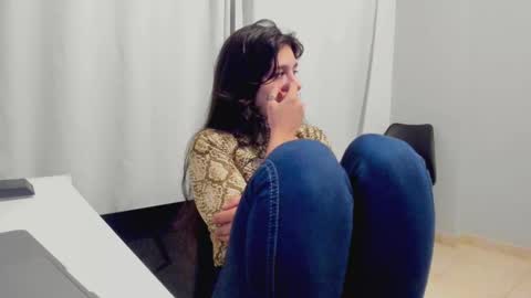 Cami online show from December 2, 4:51 am