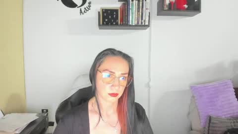 Snapshot of camila_bj chatting on April 29, 4:49 am camila_bj online show from April 29, 4:49 am