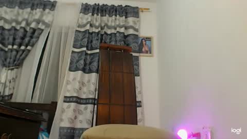 Snapshot of camila_blandexxxx chatting on June 29, 10:15 am Instagram camila blande1 online show from June 29, 10:15 am