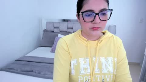 Camila buitrago online show from May 7, 10:48 pm