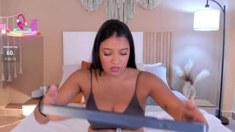 camila_bustamante_ online show from April 20, 2:42 pm