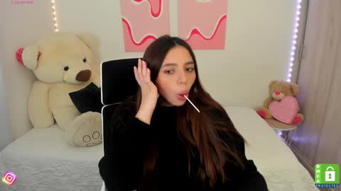 Snapshot of camila_ec2 chatting on December 11, 8:18 pm C A M I online show from December 11, 8:18 pm