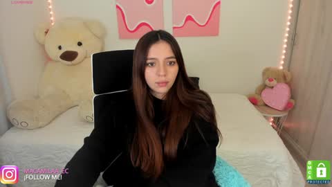 Snapshot of camila_ec2 chatting on December 19, 11:14 pm C A M I online show from December 19, 11:14 pm