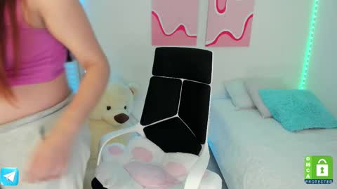 Snapshot of camila_ec2 chatting on March 3, 12:59 am C A M I online show from March 3, 12:59 am